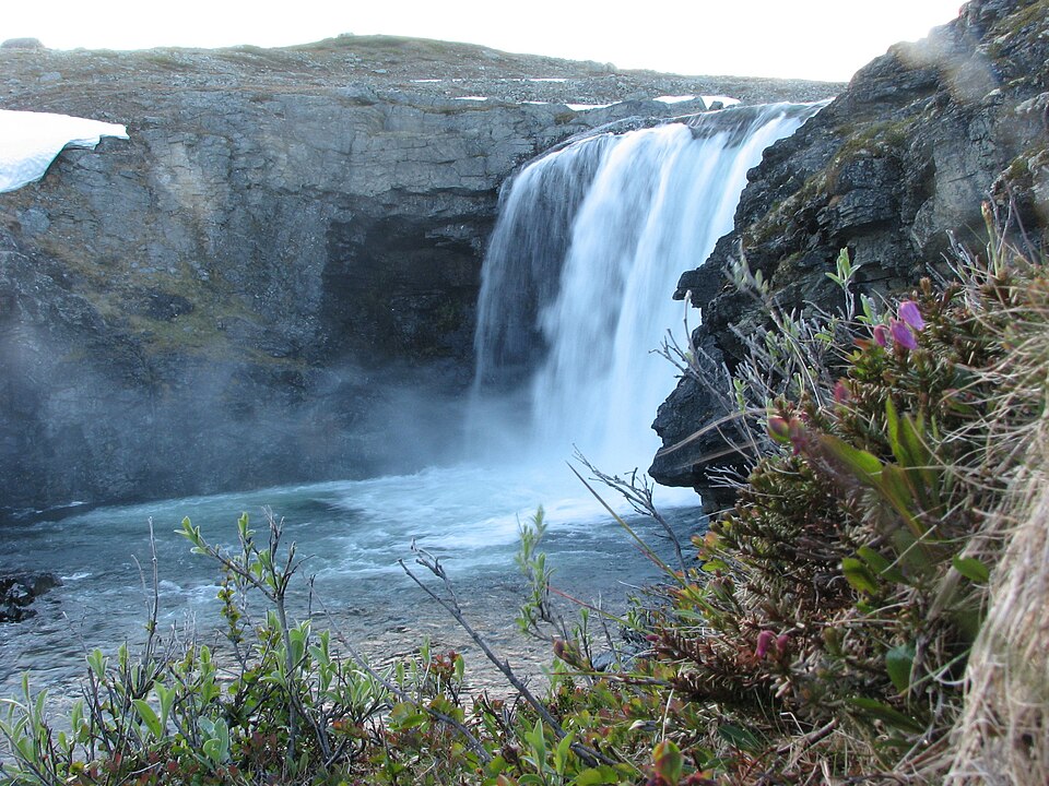 /assets/blogs/water_recovery/waterfall.jpg
